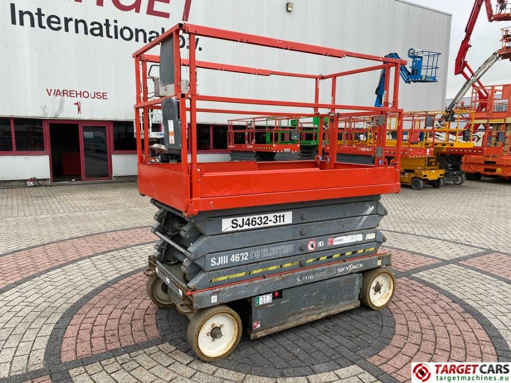 SkyJack SJIII-4632 Electric 4632 Scissor Work Lift 1170cm - Ψαλιδωτό ανυψωτικό: φωτογραφία 1 SkyJack SJIII-4632 Electric 4632 Scissor Work Lift 1170cm - Ψαλιδωτό ανυψωτικό: φωτογραφία 1