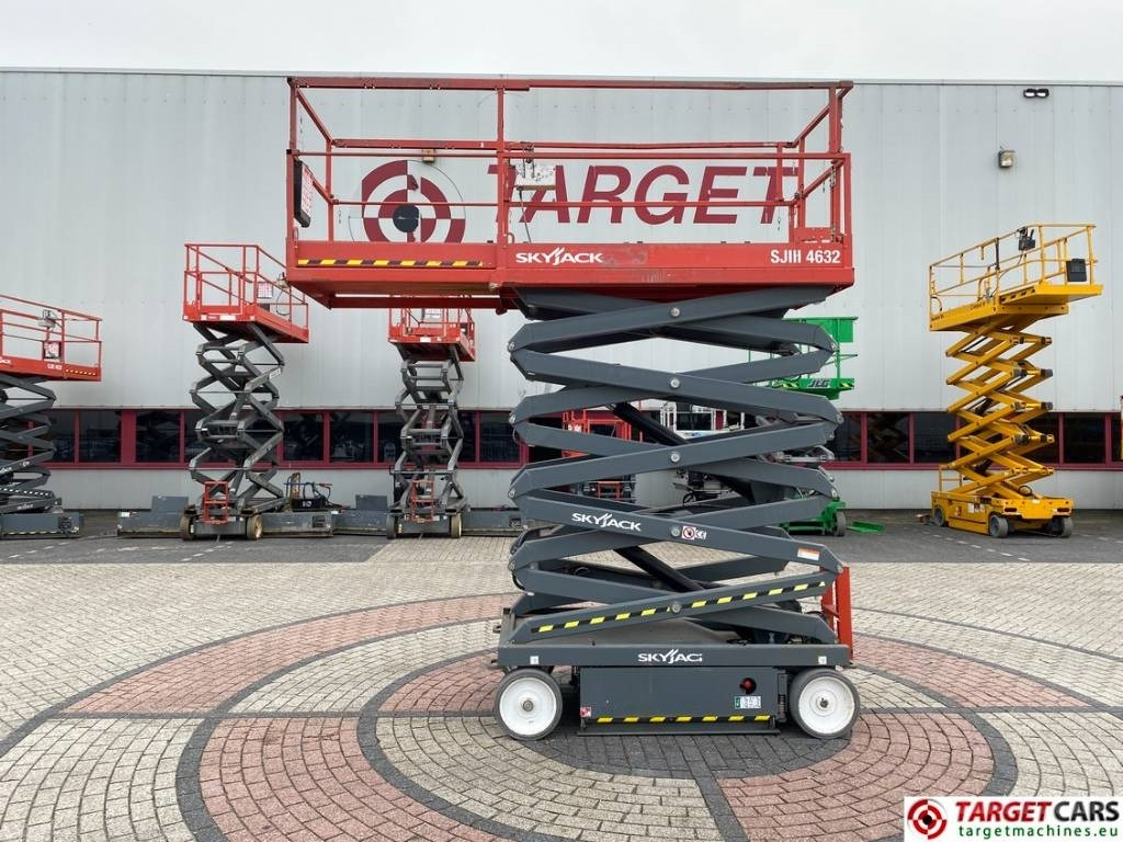 SkyJack SJIII-4632 Electric 4632 Scissor Work Lift 1170cm - Ψαλιδωτό ανυψωτικό: φωτογραφία 5 SkyJack SJIII-4632 Electric 4632 Scissor Work Lift 1170cm - Ψαλιδωτό ανυψωτικό: φωτογραφία 5