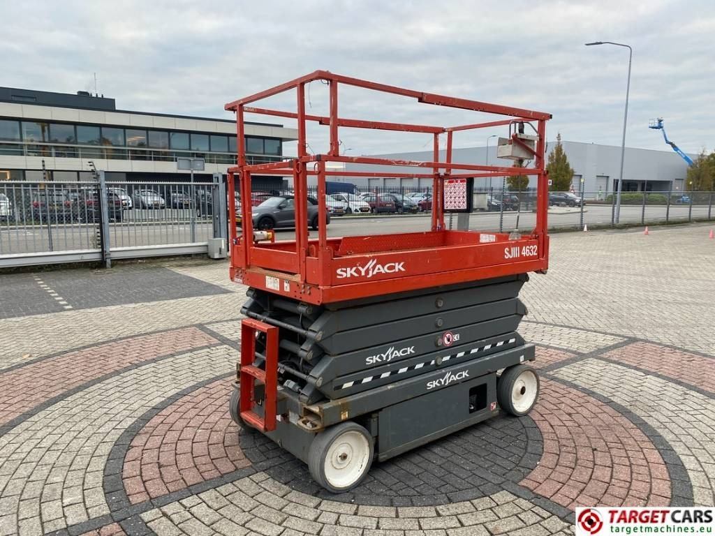 SkyJack SJIII-4632 Electric 4632 Scissor Work Lift 1170cm  - Ψαλιδωτό ανυψωτικό: φωτογραφία 3 SkyJack SJIII-4632 Electric 4632 Scissor Work Lift 1170cm  - Ψαλιδωτό ανυψωτικό: φωτογραφία 3