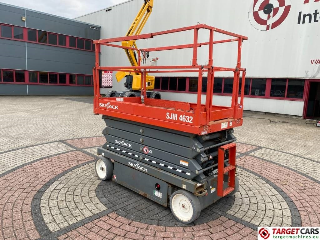 SkyJack SJIII-4632 Electric 4632 Scissor Work Lift 1170cm  - Ψαλιδωτό ανυψωτικό: φωτογραφία 4 SkyJack SJIII-4632 Electric 4632 Scissor Work Lift 1170cm  - Ψαλιδωτό ανυψωτικό: φωτογραφία 4