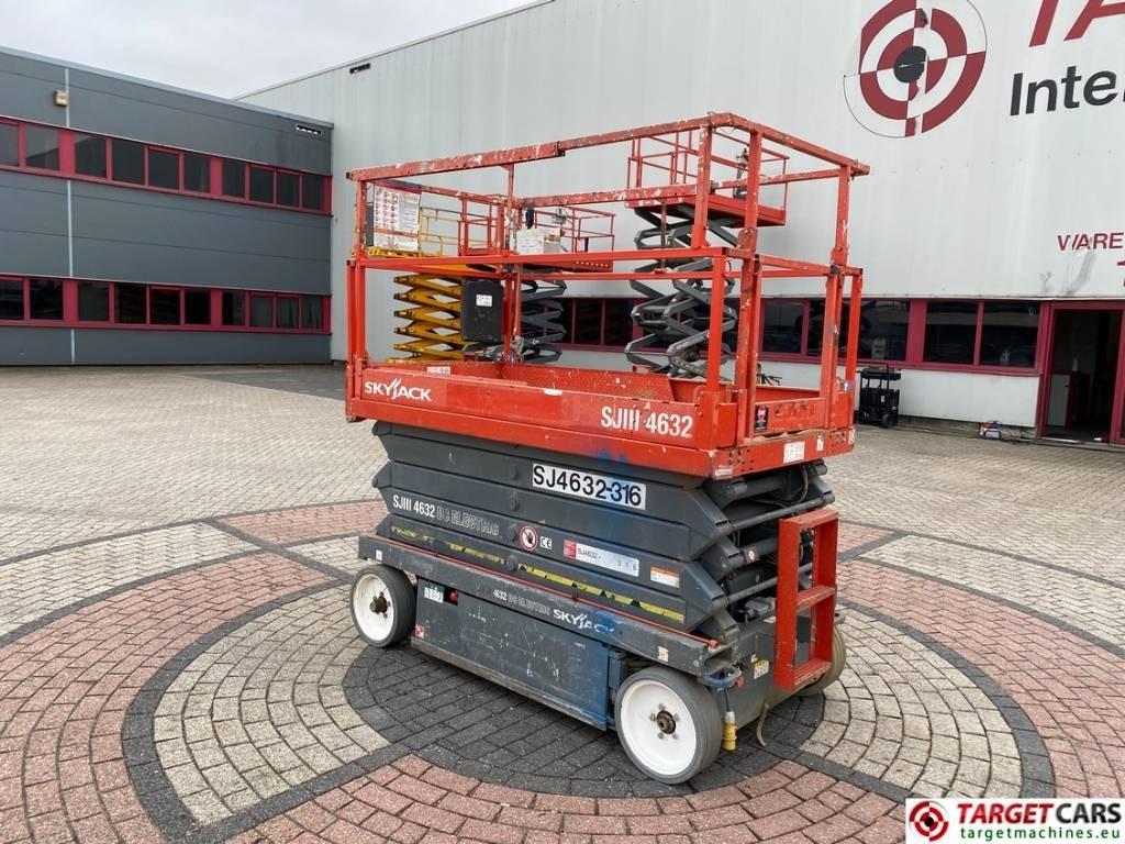 SkyJack SJIII-4632 Electric 4632 Scissor Work Lift 1170cm - Ψαλιδωτό ανυψωτικό: φωτογραφία 4 SkyJack SJIII-4632 Electric 4632 Scissor Work Lift 1170cm - Ψαλιδωτό ανυψωτικό: φωτογραφία 4