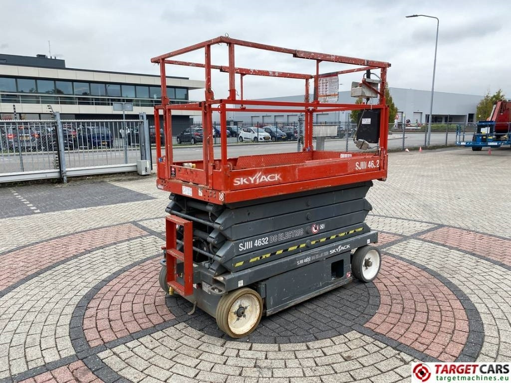 SkyJack SJIII-4632 Electric 4632 Scissor Work Lift 1170cm - Ψαλιδωτό ανυψωτικό: φωτογραφία 3 SkyJack SJIII-4632 Electric 4632 Scissor Work Lift 1170cm - Ψαλιδωτό ανυψωτικό: φωτογραφία 3