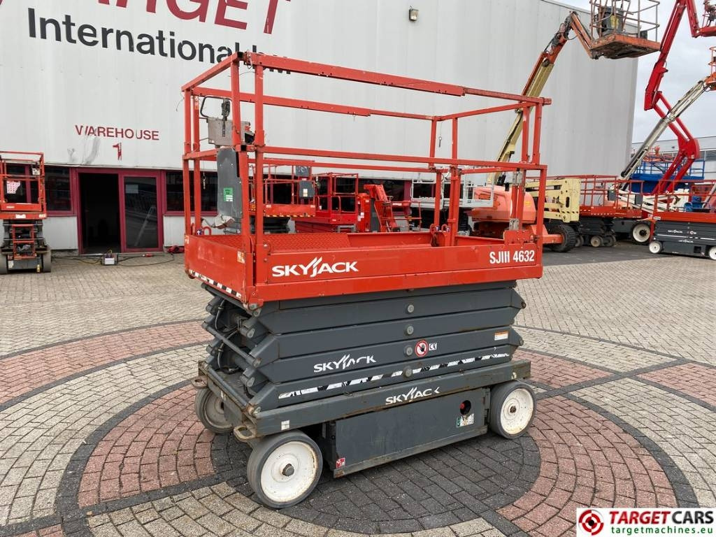 SkyJack SJIII-4632 Electric Scissor Work Lift 1170cm  - Ψαλιδωτό ανυψωτικό: φωτογραφία 1 SkyJack SJIII-4632 Electric Scissor Work Lift 1170cm  - Ψαλιδωτό ανυψωτικό: φωτογραφία 1