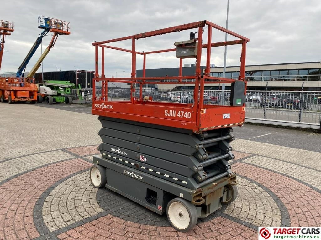 SkyJack SJIII-4740 Electric 4740 Scissor Work Lift 1380cm - Ψαλιδωτό ανυψωτικό: φωτογραφία 2 SkyJack SJIII-4740 Electric 4740 Scissor Work Lift 1380cm - Ψαλιδωτό ανυψωτικό: φωτογραφία 2