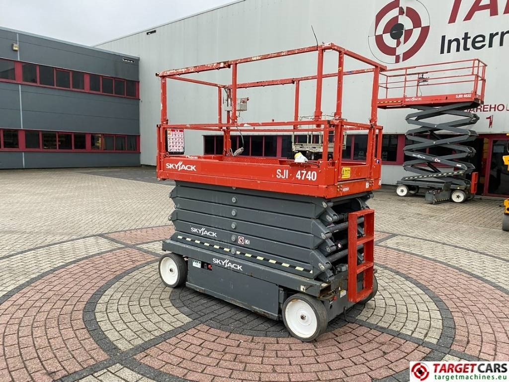 SkyJack SJIII-4740 Electric 4740 Scissor Work Lift 1380cm - Ψαλιδωτό ανυψωτικό: φωτογραφία 4 SkyJack SJIII-4740 Electric 4740 Scissor Work Lift 1380cm - Ψαλιδωτό ανυψωτικό: φωτογραφία 4