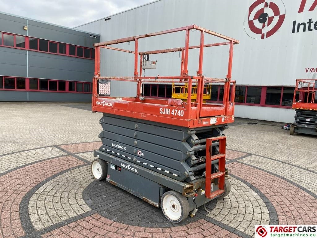 SkyJack SJIII-4740 Electric 4740 Scissor Work Lift 1380cm - Ψαλιδωτό ανυψωτικό: φωτογραφία 4 SkyJack SJIII-4740 Electric 4740 Scissor Work Lift 1380cm - Ψαλιδωτό ανυψωτικό: φωτογραφία 4