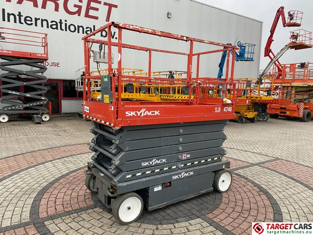 SkyJack SJIII-4740 Electric 4740 Scissor Work Lift 1380cm - Ψαλιδωτό ανυψωτικό: φωτογραφία 1 SkyJack SJIII-4740 Electric 4740 Scissor Work Lift 1380cm - Ψαλιδωτό ανυψωτικό: φωτογραφία 1