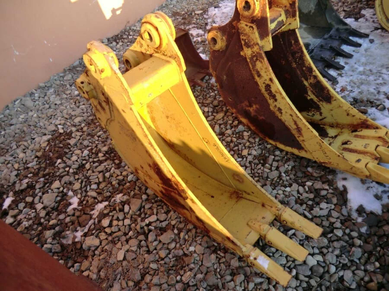 Caterpillar 307 Benna HD con denti, marca ROMEA, peso 200 kg, anno di costruzione 2004. Larghezza mm 300. - Κουβάς για εκσκαφέα: φωτογραφία 1 Caterpillar 307 Benna HD con denti, marca ROMEA, peso 200 kg, anno di costruzione 2004. Larghezza mm 300. - Κουβάς για εκσκαφέα: φωτογραφία 1