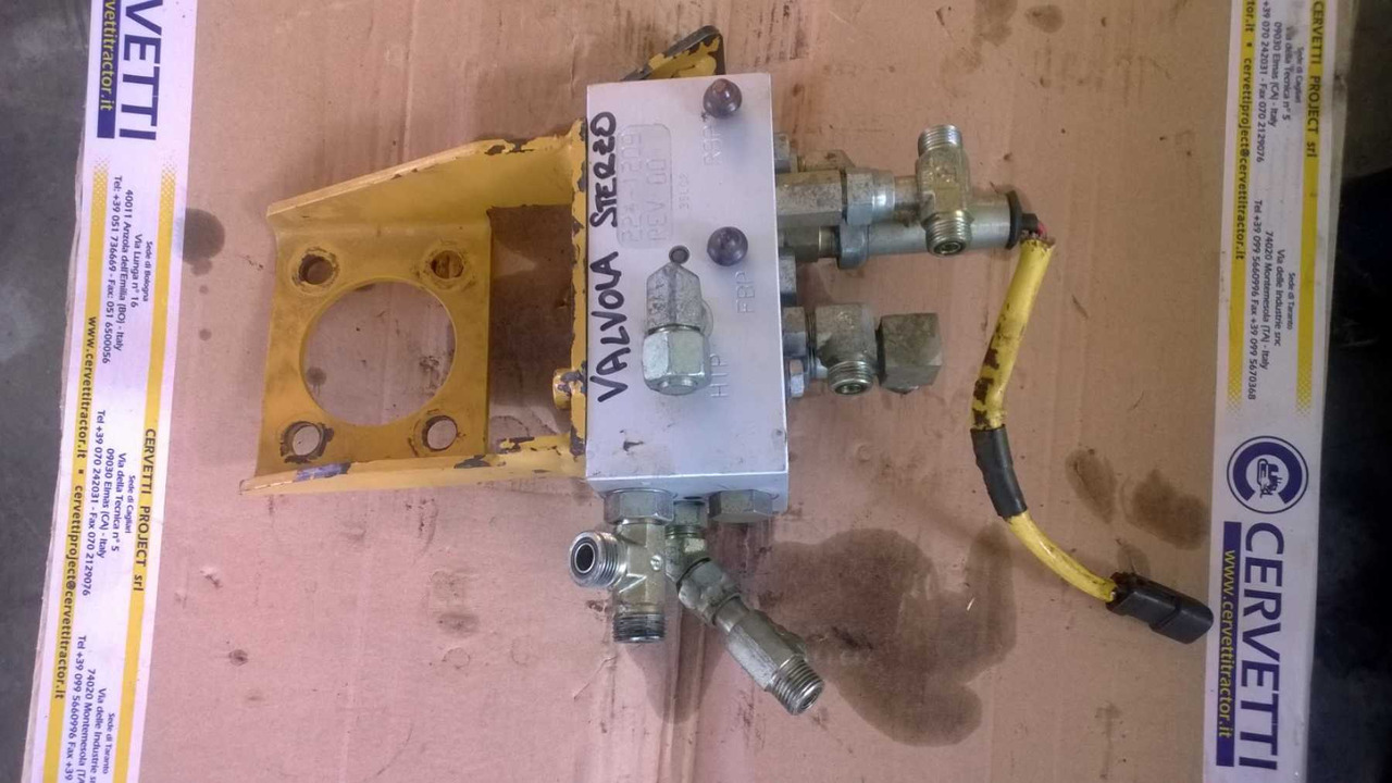 Caterpillar 735 VALVOLA DI STERZO - Βαλβίδα για Κατασκευή μηχανήματα: φωτογραφία 1 Caterpillar 735 VALVOLA DI STERZO - Βαλβίδα για Κατασκευή μηχανήματα: φωτογραφία 1