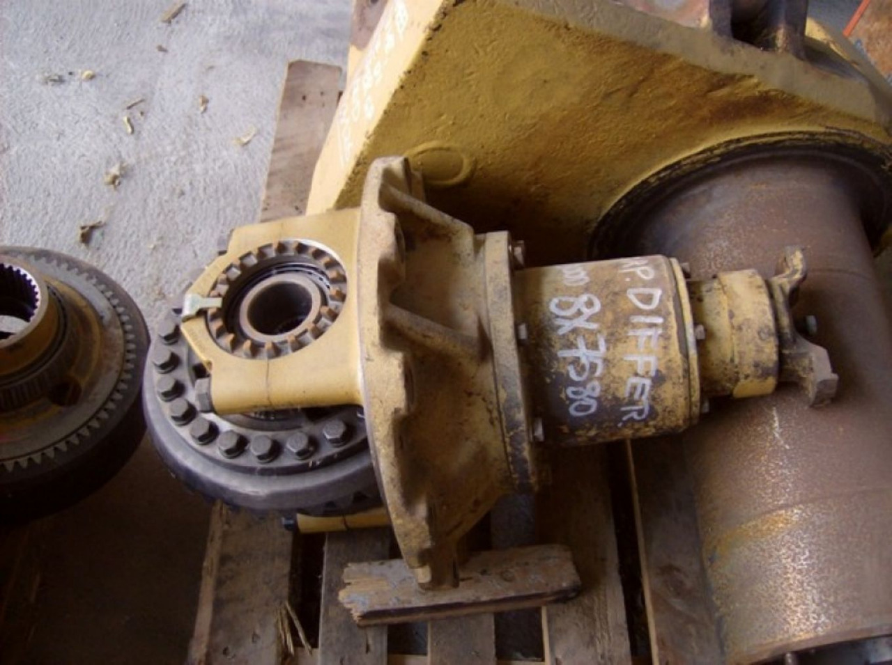 Caterpillar D300D DIFFERENZIALE CON COPPIA CONICA - Διαφορικό για Κατασκευή μηχανήματα: φωτογραφία 1 Caterpillar D300D DIFFERENZIALE CON COPPIA CONICA - Διαφορικό για Κατασκευή μηχανήματα: φωτογραφία 1