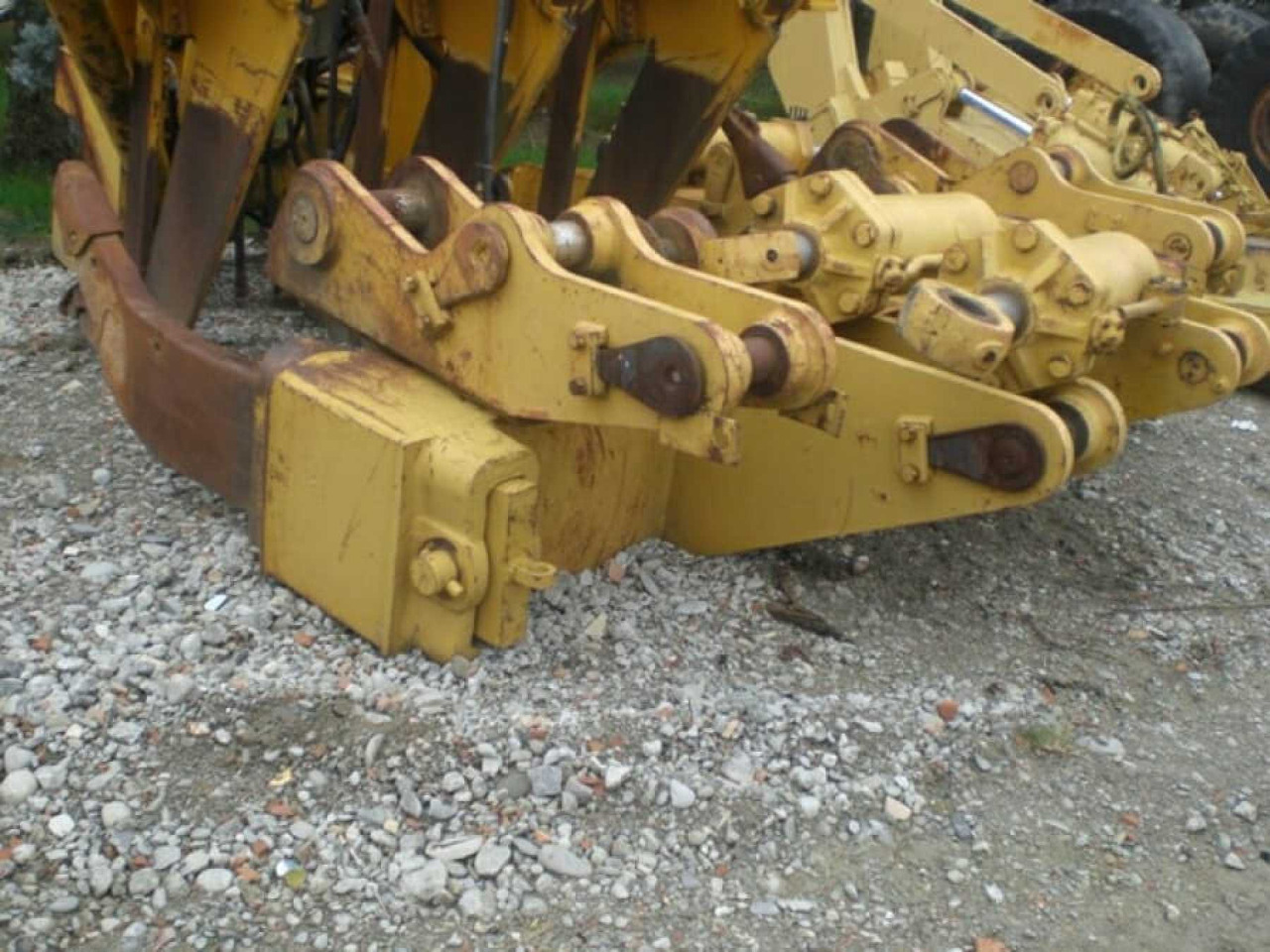 Caterpillar D9G D9H ripper parallelogramma a 3 posizioni, 4 cilindri, con 3 denti (uno mancante), compreso di supporto. - Νύχι για Κατασκευή μηχανήματα: φωτογραφία 1 Caterpillar D9G D9H ripper parallelogramma a 3 posizioni, 4 cilindri, con 3 denti (uno mancante), compreso di supporto. - Νύχι για Κατασκευή μηχανήματα: φωτογραφία 1