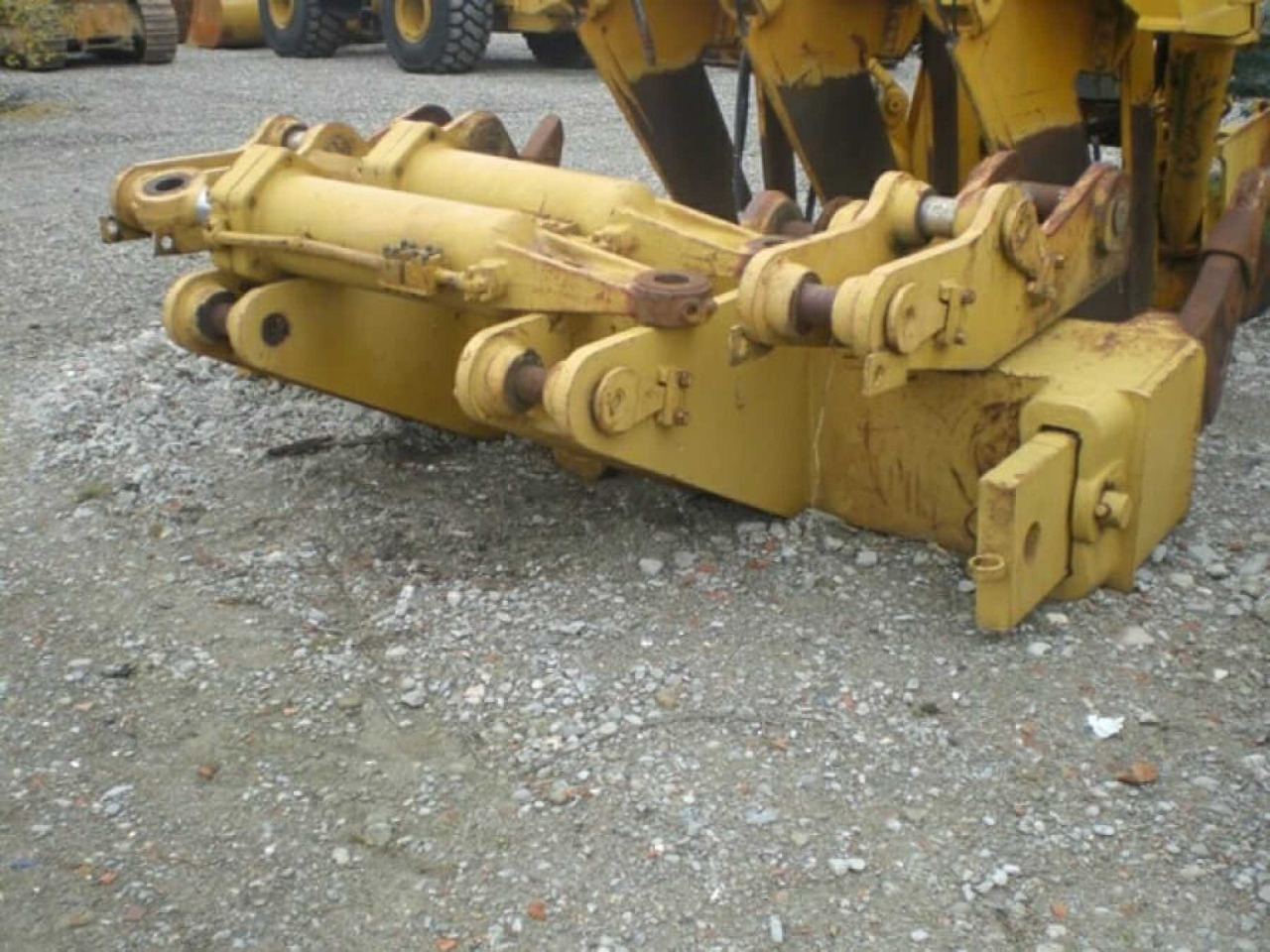 Caterpillar D9G D9H ripper parallelogramma a 3 posizioni, 4 cilindri, con 3 denti (uno mancante), compreso di supporto. - Νύχι για Κατασκευή μηχανήματα: φωτογραφία 2 Caterpillar D9G D9H ripper parallelogramma a 3 posizioni, 4 cilindri, con 3 denti (uno mancante), compreso di supporto. - Νύχι για Κατασκευή μηχανήματα: φωτογραφία 2