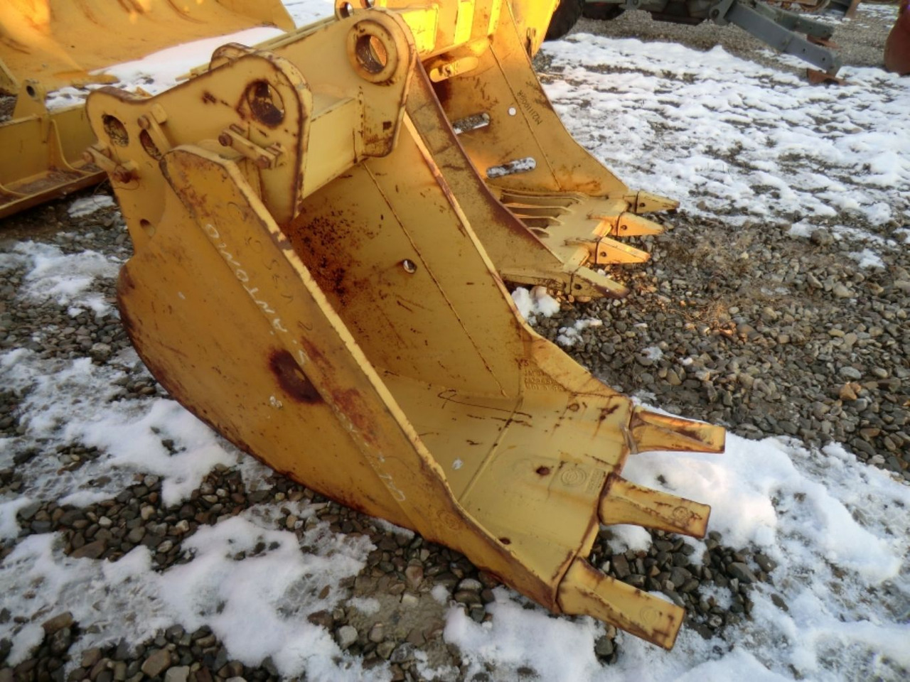 Mantovani Benne L 221 GP Benna con denti, larghezza mm 600. - Κουβάς για εκσκαφέα: φωτογραφία 1 Mantovani Benne L 221 GP Benna con denti, larghezza mm 600. - Κουβάς για εκσκαφέα: φωτογραφία 1