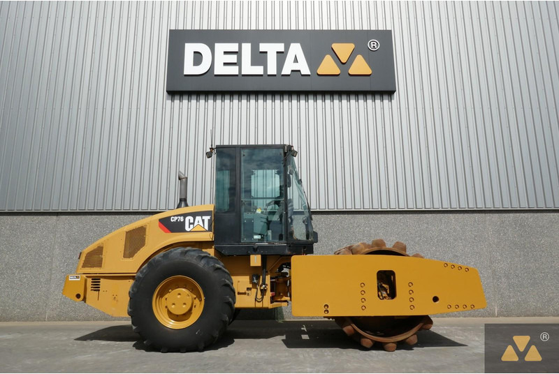 Caterpillar CP76 - Οδοστρωτήρας: φωτογραφία 2 Caterpillar CP76 - Οδοστρωτήρας: φωτογραφία 2