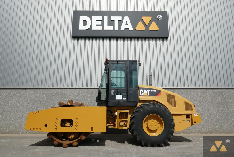 Caterpillar CP76 - Οδοστρωτήρας: φωτογραφία 1 Caterpillar CP76 - Οδοστρωτήρας: φωτογραφία 1