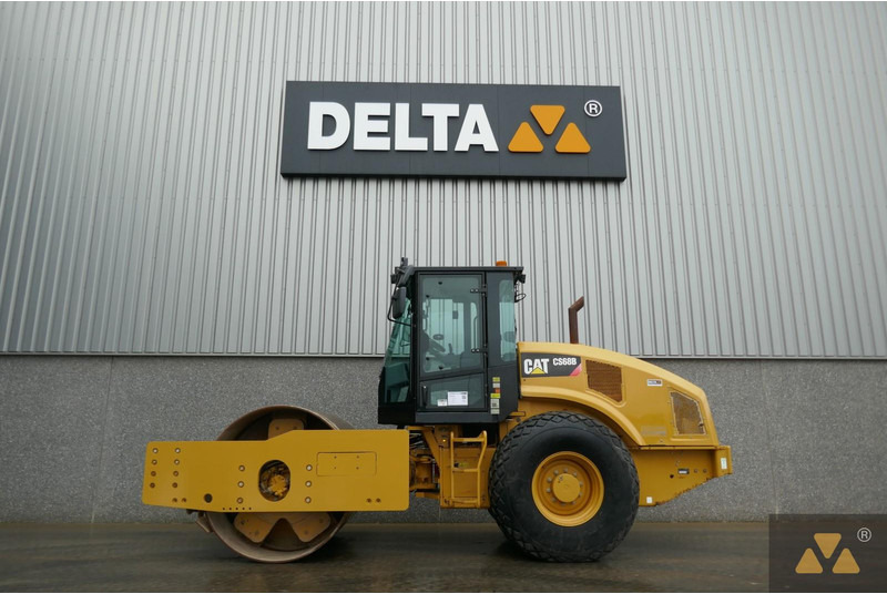 Caterpillar CS68B - Οδοστρωτήρας: φωτογραφία 1 Caterpillar CS68B - Οδοστρωτήρας: φωτογραφία 1