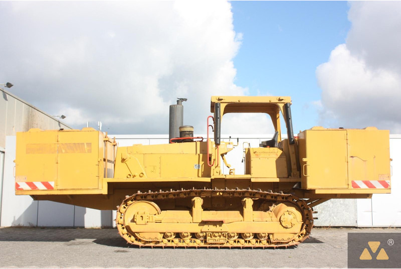 Caterpillar D6E Fuel tanker - Φορτηγό βυτιοφόρο: φωτογραφία 1 Caterpillar D6E Fuel tanker - Φορτηγό βυτιοφόρο: φωτογραφία 1