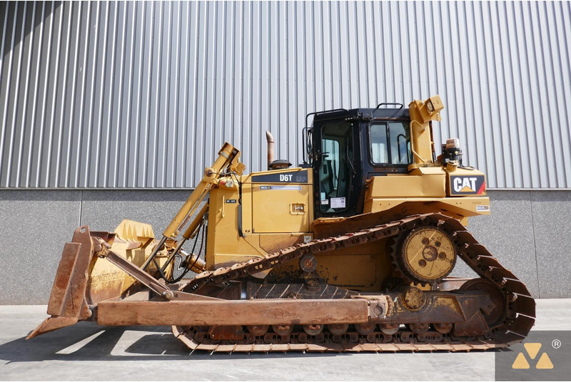 Caterpillar D6T LGP - Μπουλντόζα: φωτογραφία 1 Caterpillar D6T LGP - Μπουλντόζα: φωτογραφία 1