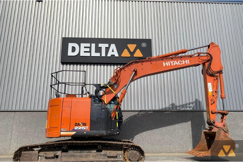Hitachi ZX225USLC-6 - Ερπυστριοφόρος εκσκαφέας: φωτογραφία 2 Hitachi ZX225USLC-6 - Ερπυστριοφόρος εκσκαφέας: φωτογραφία 2
