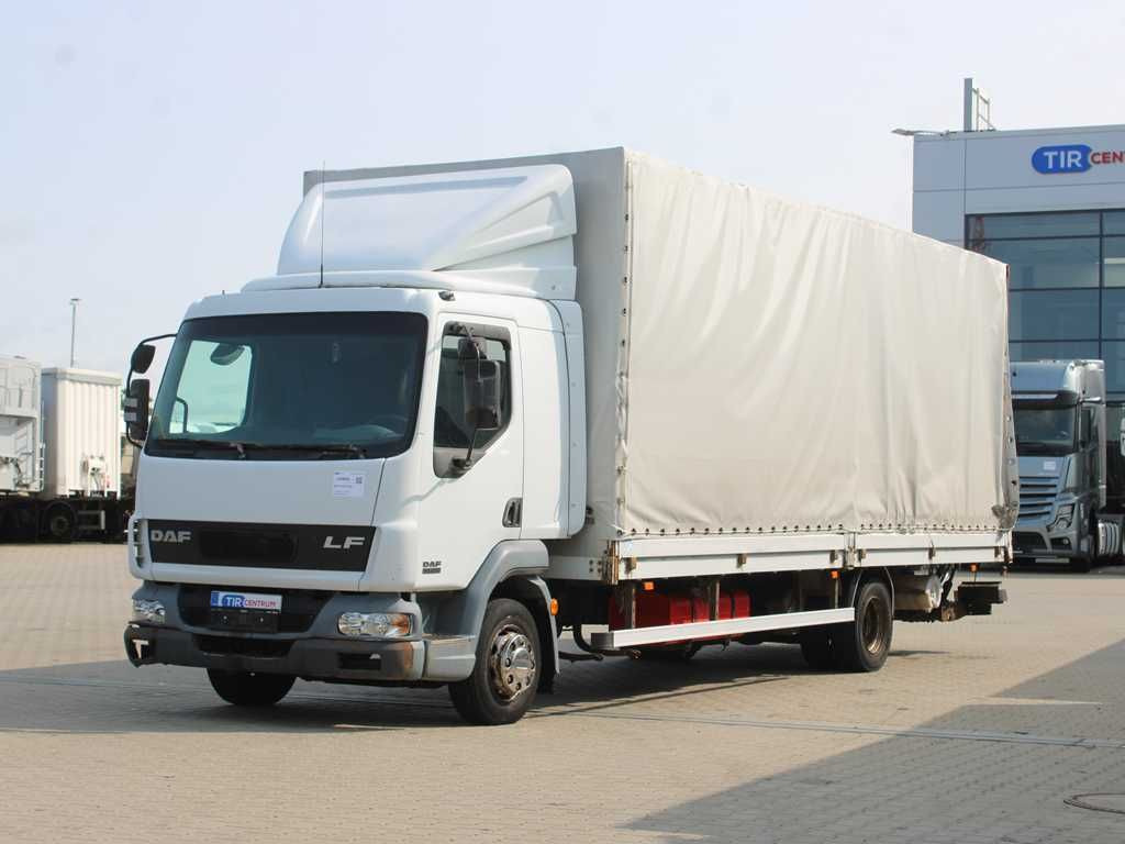 DAF FA LF 45.220, EURO 3, SIDEWALLS, TAIL LIFT - Φορτηγό μουσαμάς: φωτογραφία 1 DAF FA LF 45.220, EURO 3, SIDEWALLS, TAIL LIFT - Φορτηγό μουσαμάς: φωτογραφία 1
