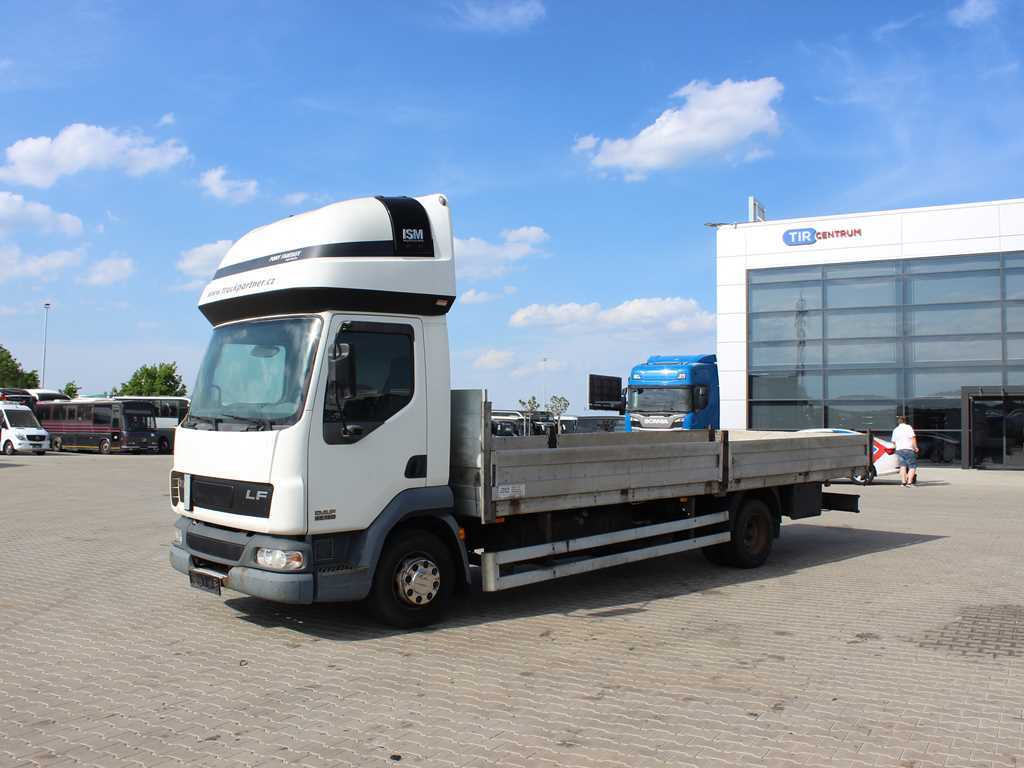 DAF LF 45.180, SLEEPING BODY, EURO 3, TIRES 80% - Φορτηγό με ανοιχτή καρότσα: φωτογραφία 1 DAF LF 45.180, SLEEPING BODY, EURO 3, TIRES 80% - Φορτηγό με ανοιχτή καρότσα: φωτογραφία 1