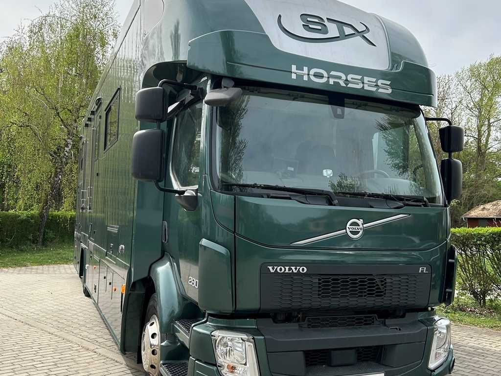 Volvo STX FL, 6 PEOPLE, 5 HORSES, CAMERA, 2X TAIL LIFT - Φορτηγό μεταφοράς αλόγων: φωτογραφία 2 Volvo STX FL, 6 PEOPLE, 5 HORSES, CAMERA, 2X TAIL LIFT - Φορτηγό μεταφοράς αλόγων: φωτογραφία 2