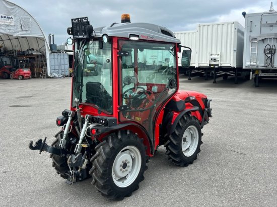 Antonio Carraro SRX 5800 TORA REDCAB, YANMAR; RADIO; KLIMA; RevGuide - Μικρό τρακτέρ: φωτογραφία 5 Antonio Carraro SRX 5800 TORA REDCAB, YANMAR; RADIO; KLIMA; RevGuide - Μικρό τρακτέρ: φωτογραφία 5