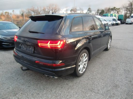 Audi SQ7 4,0 TDi V8 S line - SUV: φωτογραφία 4 Audi SQ7 4,0 TDi V8 S line - SUV: φωτογραφία 4
