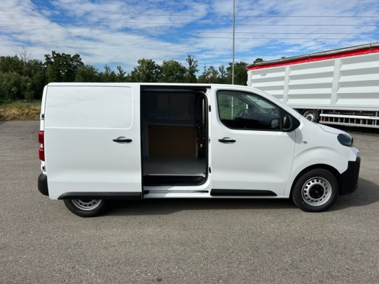 Fiat Scudo M BlueDHi 120 6-Gang - Βαν: φωτογραφία 4 Fiat Scudo M BlueDHi 120 6-Gang - Βαν: φωτογραφία 4