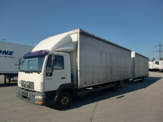 MAN LE 8.220 4x2 BL Planenaufbau + Anhänger Komplettzug - Φορτηγό μουσαμάς: φωτογραφία 3 MAN LE 8.220 4x2 BL Planenaufbau + Anhänger Komplettzug - Φορτηγό μουσαμάς: φωτογραφία 3