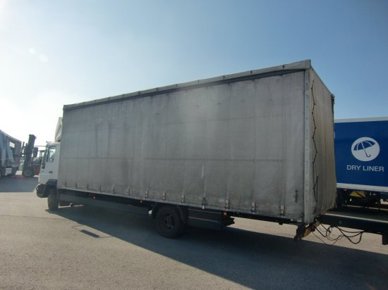 MAN LE 8.220 4x2 BL Planenaufbau + Anhänger Komplettzug - Φορτηγό μουσαμάς: φωτογραφία 4 MAN LE 8.220 4x2 BL Planenaufbau + Anhänger Komplettzug - Φορτηγό μουσαμάς: φωτογραφία 4