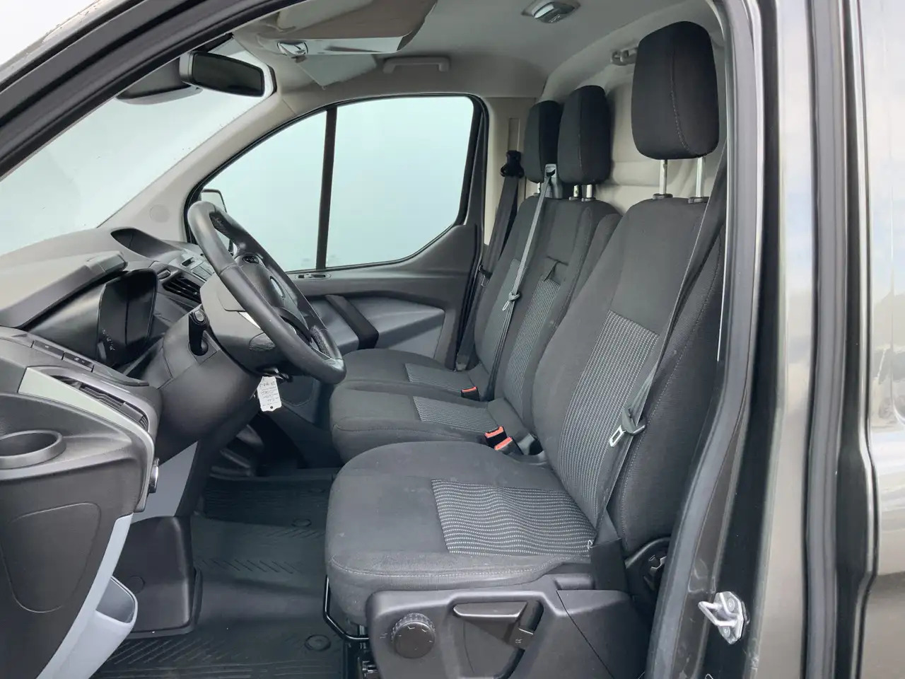 Ford Transit Custom 270 2.2 TDCI L1H1 Trend Airco Camera Cruise Dakdra - Βαν: φωτογραφία 4 Ford Transit Custom 270 2.2 TDCI L1H1 Trend Airco Camera Cruise Dakdra - Βαν: φωτογραφία 4