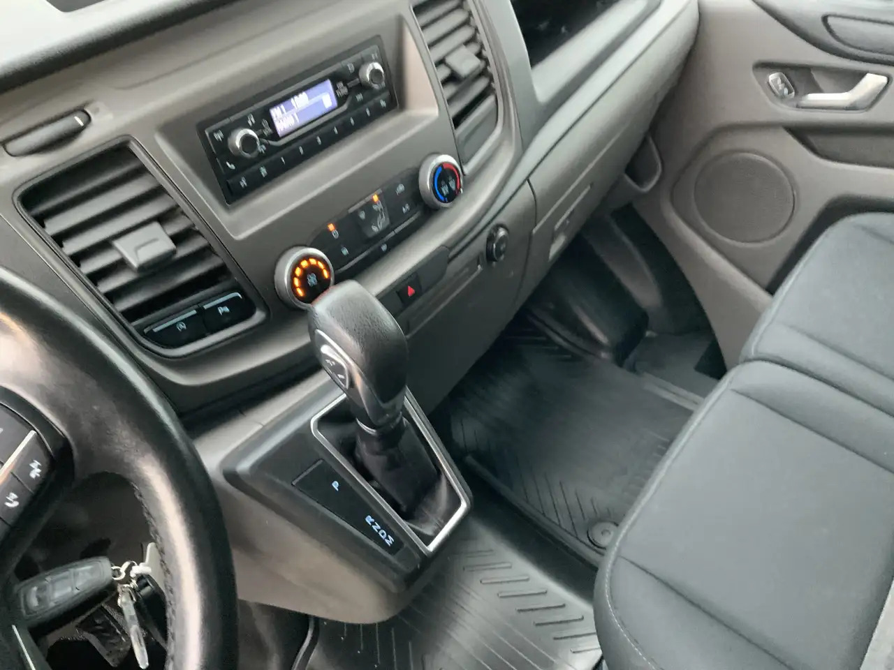 Ford Transit Custom 280 2.0 TDCI L1H1 Automaat Dub Schuifdeur Side Bar - Βαν: φωτογραφία 5 Ford Transit Custom 280 2.0 TDCI L1H1 Automaat Dub Schuifdeur Side Bar - Βαν: φωτογραφία 5