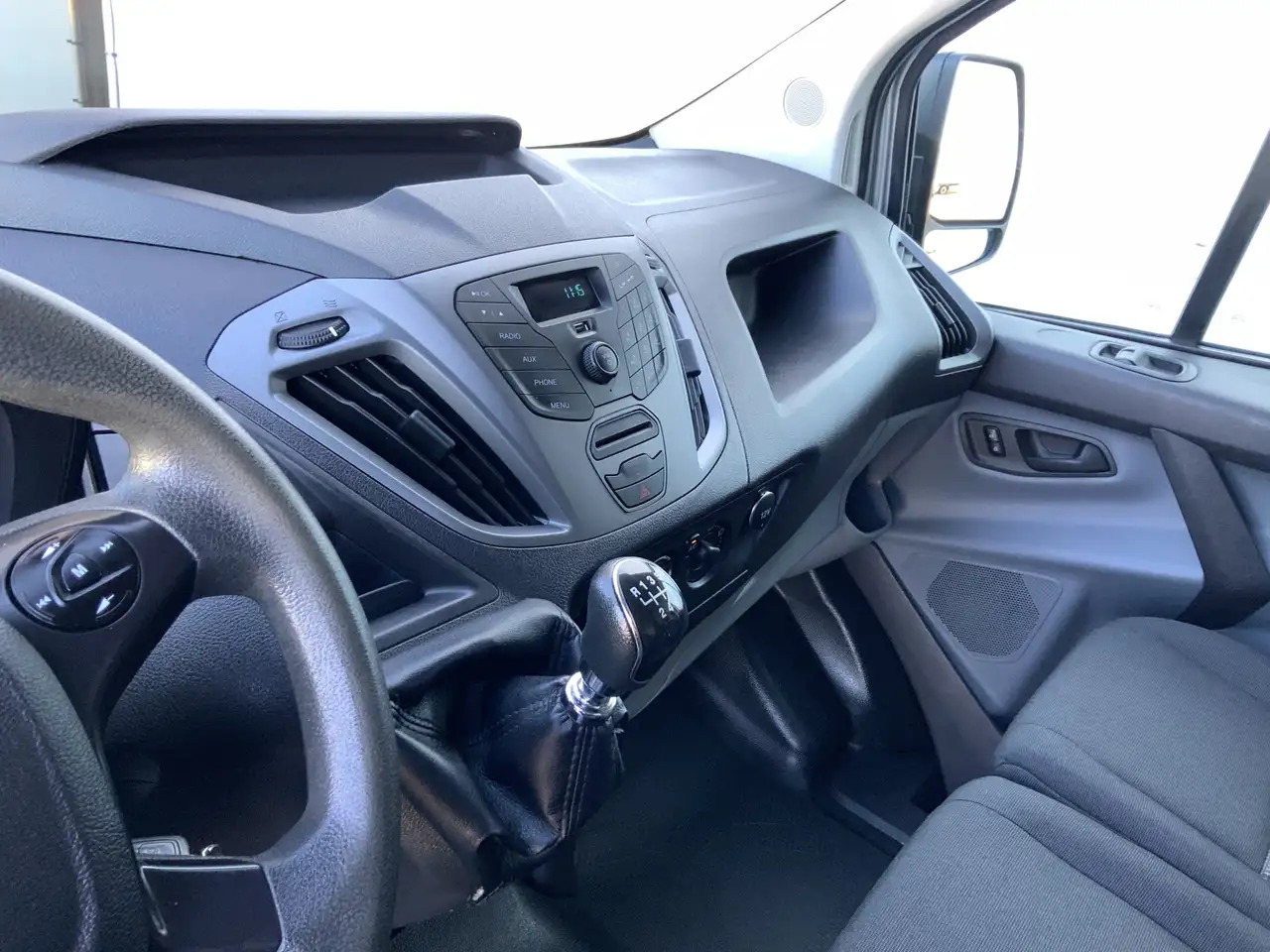 Ford Transit Custom 290 2.2 TDCI L2H1 Economy Edition Airco 3 Zits Tre - Βαν: φωτογραφία 5 Ford Transit Custom 290 2.2 TDCI L2H1 Economy Edition Airco 3 Zits Tre - Βαν: φωτογραφία 5