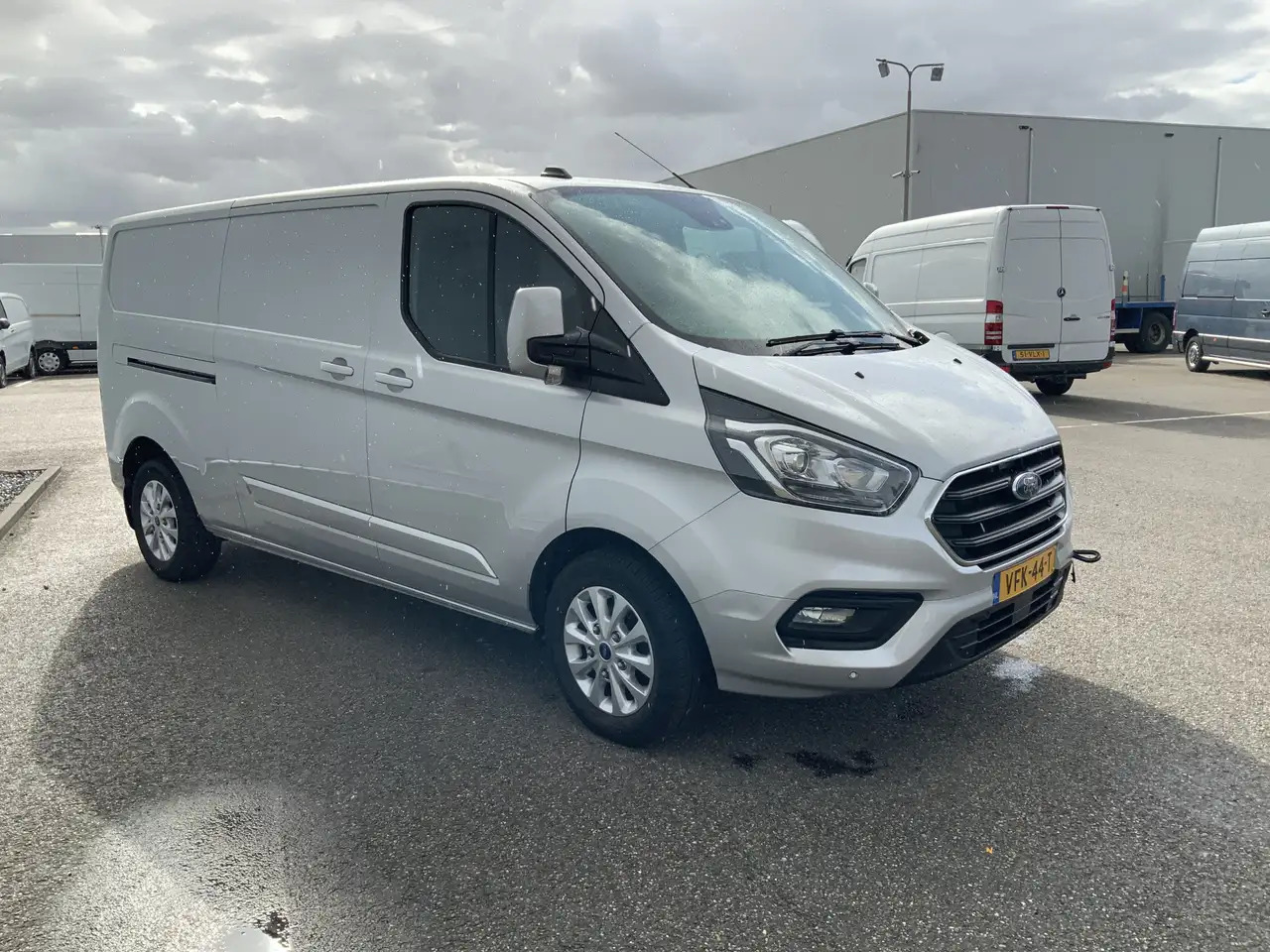 Ford Transit Custom 300 2.0 TDCI (MOTOR DEFECT!!) L2H2 Airco Navi 3 Zi - Βαν: φωτογραφία 2 Ford Transit Custom 300 2.0 TDCI (MOTOR DEFECT!!) L2H2 Airco Navi 3 Zi - Βαν: φωτογραφία 2