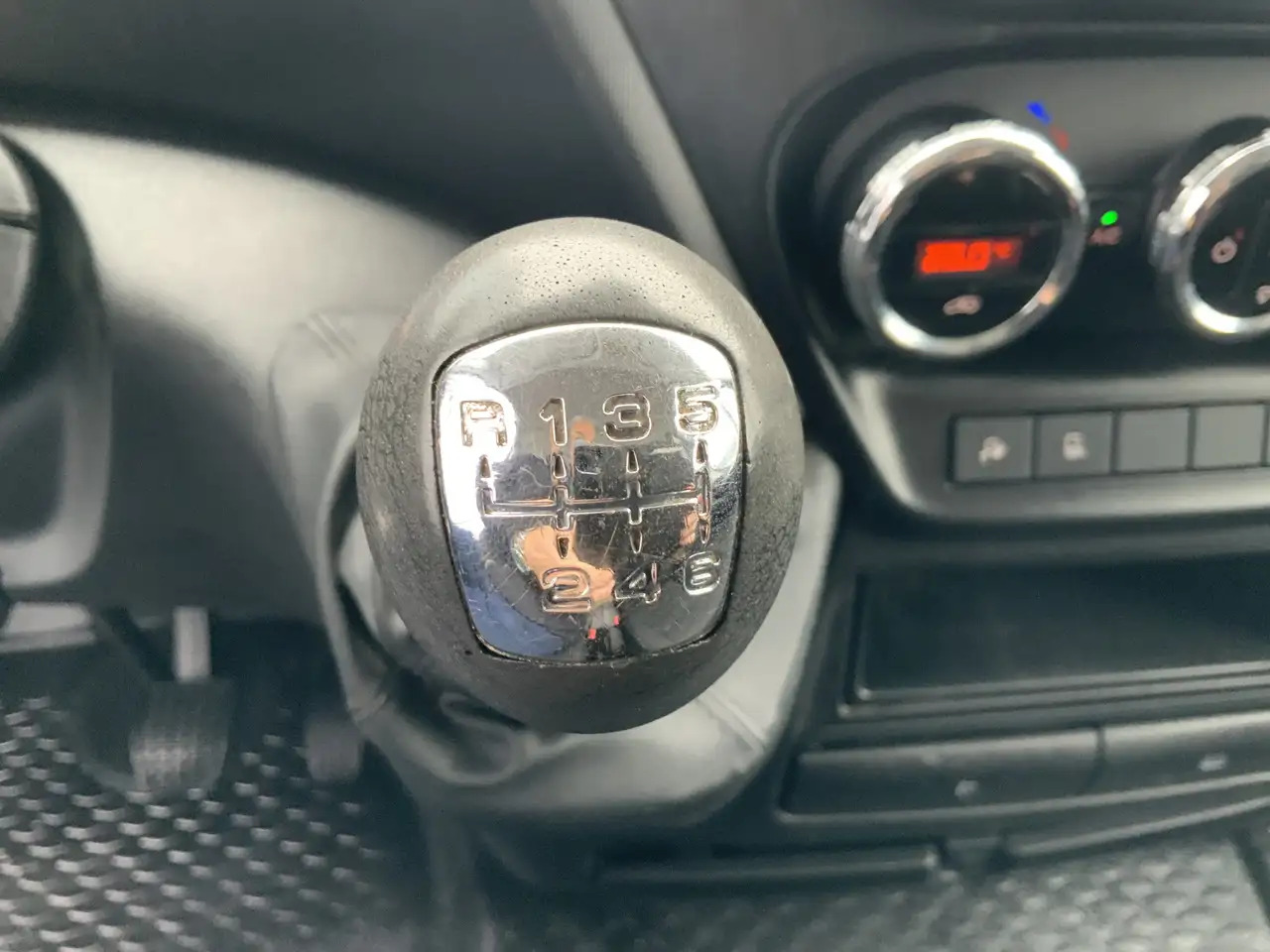 Βαν Iveco Daily 35S13V 2.3 352 H2 L3 Airco 3 Zits Opstap Euro 5: φωτογραφία 11