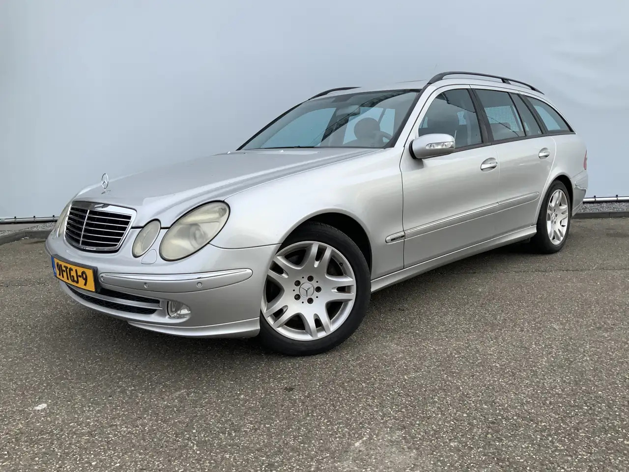 Mercedes-Benz E 500 Combi V8 Elegance 4-Matic airmatic,full option - Αυτοκίνητο: φωτογραφία 1 Mercedes-Benz E 500 Combi V8 Elegance 4-Matic airmatic,full option - Αυτοκίνητο: φωτογραφία 1