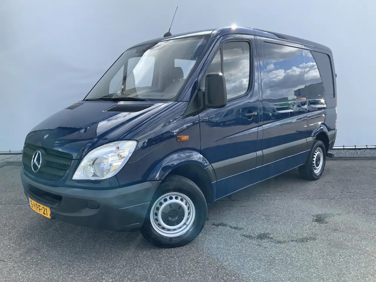 Mercedes-Benz Sprinter 210 2.2 CDI 325 L1H1 Airco Cruise 3 Zits Opstap Ba - Βαν: φωτογραφία 1 Mercedes-Benz Sprinter 210 2.2 CDI 325 L1H1 Airco Cruise 3 Zits Opstap Ba - Βαν: φωτογραφία 1