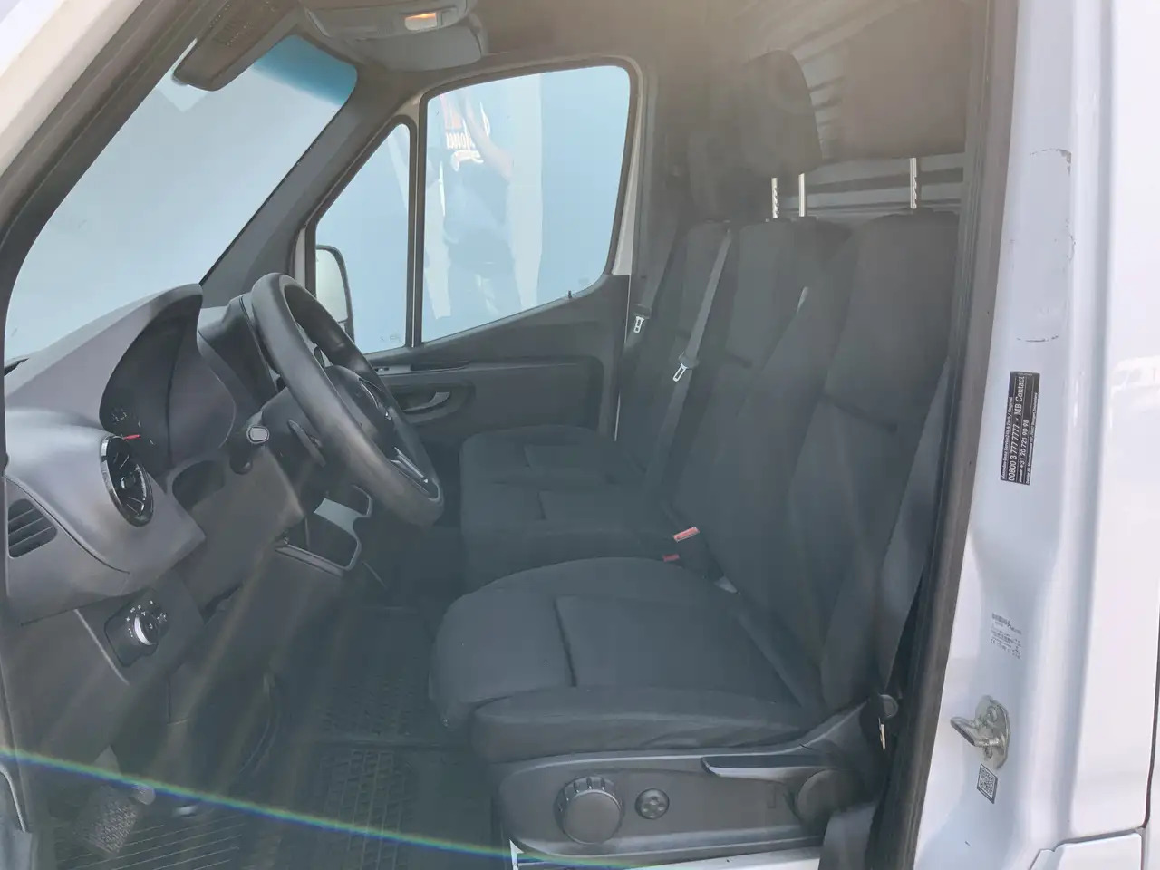 Mercedes-Benz Sprinter 311 2.2 CDI L2H2 Automaat Airco 3 Zits 2000 kg Sid - Βαν: φωτογραφία 4 Mercedes-Benz Sprinter 311 2.2 CDI L2H2 Automaat Airco 3 Zits 2000 kg Sid - Βαν: φωτογραφία 4