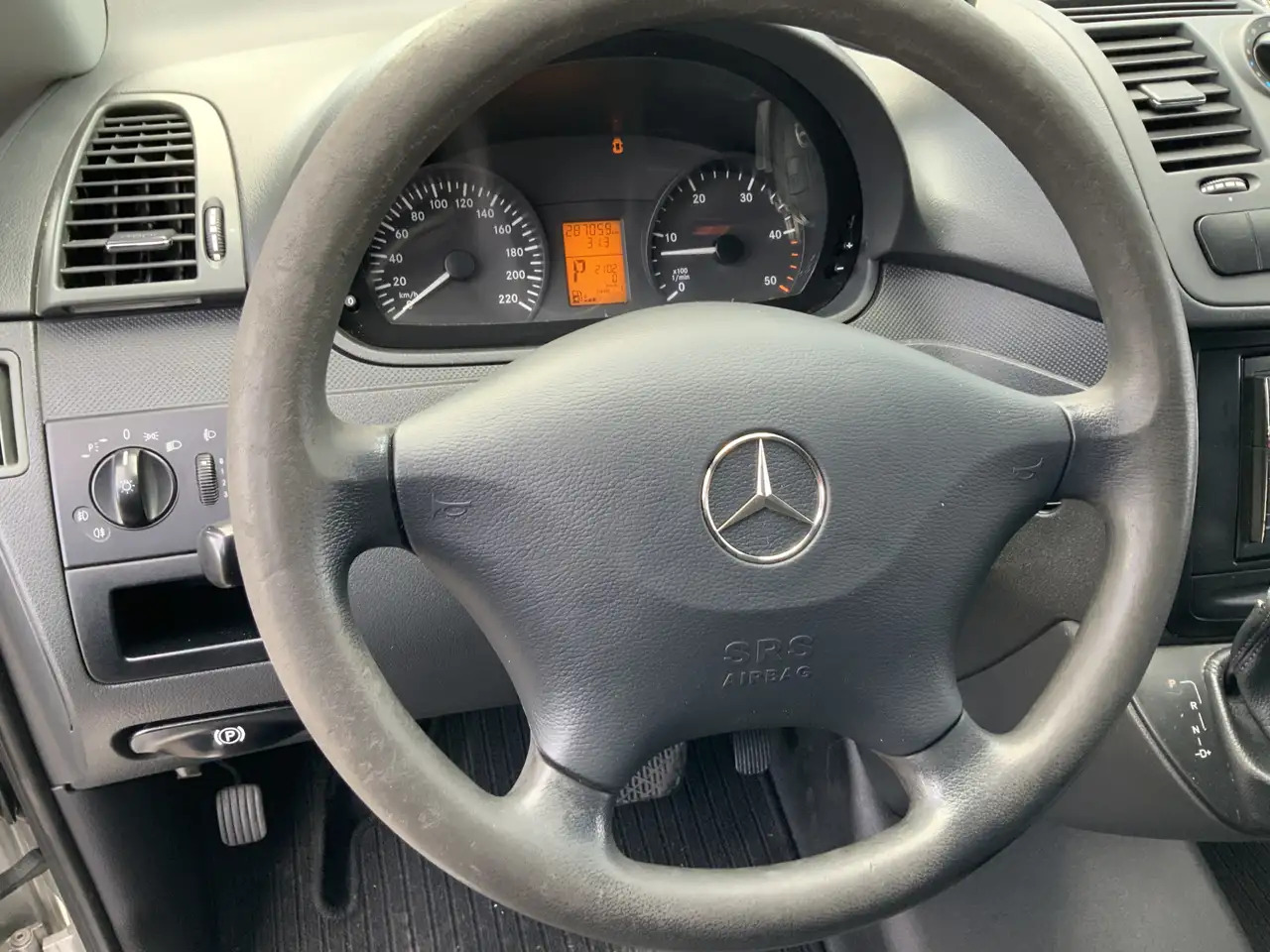 Mercedes-Benz Vito 122 CDI Automaat Koel Auto werkt 100 % 0.gr Airco - Επαγγελματικό αυτοκίνητο ψυγείο: φωτογραφία 4 Mercedes-Benz Vito 122 CDI Automaat Koel Auto werkt 100 % 0.gr Airco - Επαγγελματικό αυτοκίνητο ψυγείο: φωτογραφία 4
