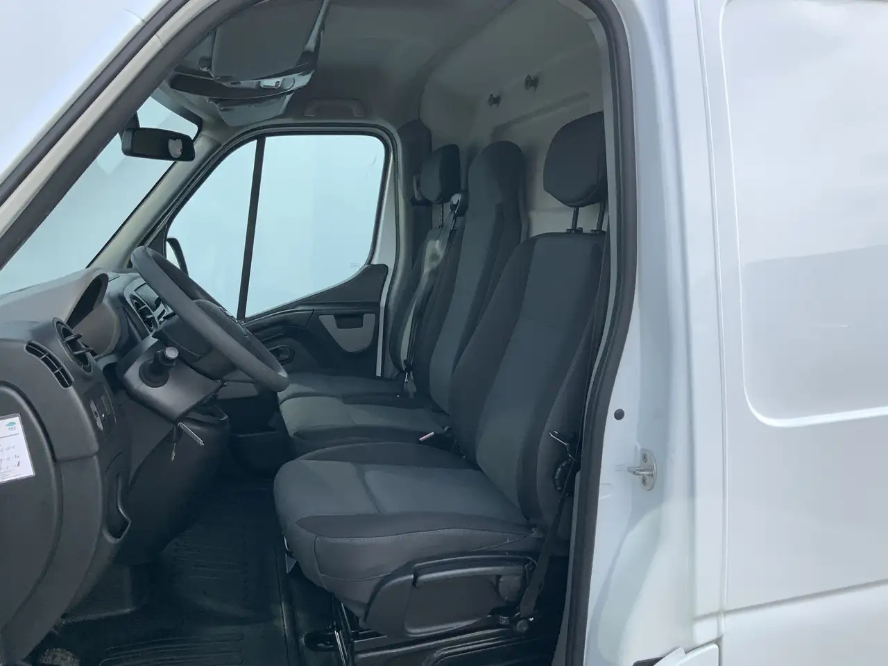 Nissan NV400 2.3 dCi L2H2 Optima L2H2 Airco Cruise Trekhaak 250 - Βαν: φωτογραφία 5 Nissan NV400 2.3 dCi L2H2 Optima L2H2 Airco Cruise Trekhaak 250 - Βαν: φωτογραφία 5