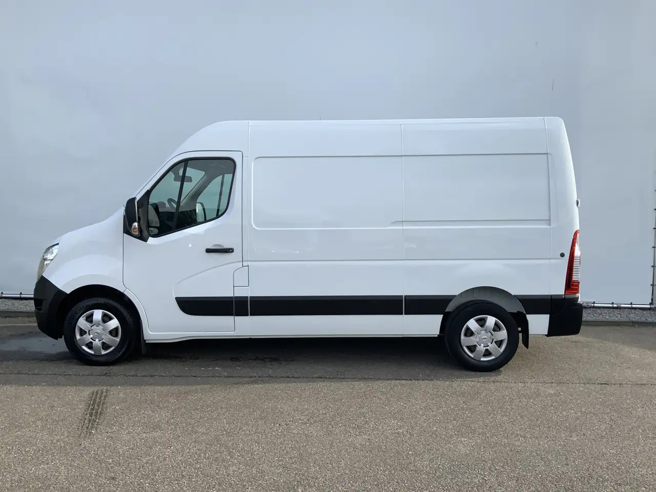 Nissan NV400 2.3 dCi L2H2 Optima L2H2 Airco Cruise Trekhaak 250 - Βαν: φωτογραφία 3 Nissan NV400 2.3 dCi L2H2 Optima L2H2 Airco Cruise Trekhaak 250 - Βαν: φωτογραφία 3