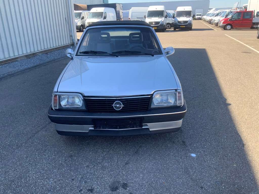 Opel Ascona 1.6 S Automaat Cabriolet Marge geen btw - Αυτοκίνητο: φωτογραφία 3 Opel Ascona 1.6 S Automaat Cabriolet Marge geen btw - Αυτοκίνητο: φωτογραφία 3