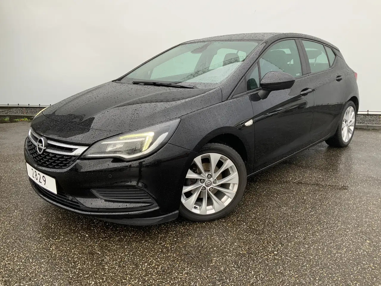 Opel Astra 1.6 BiTurbo Business Executive Airco Cruise Navi A - Hatchback: φωτογραφία 1 Opel Astra 1.6 BiTurbo Business Executive Airco Cruise Navi A - Hatchback: φωτογραφία 1