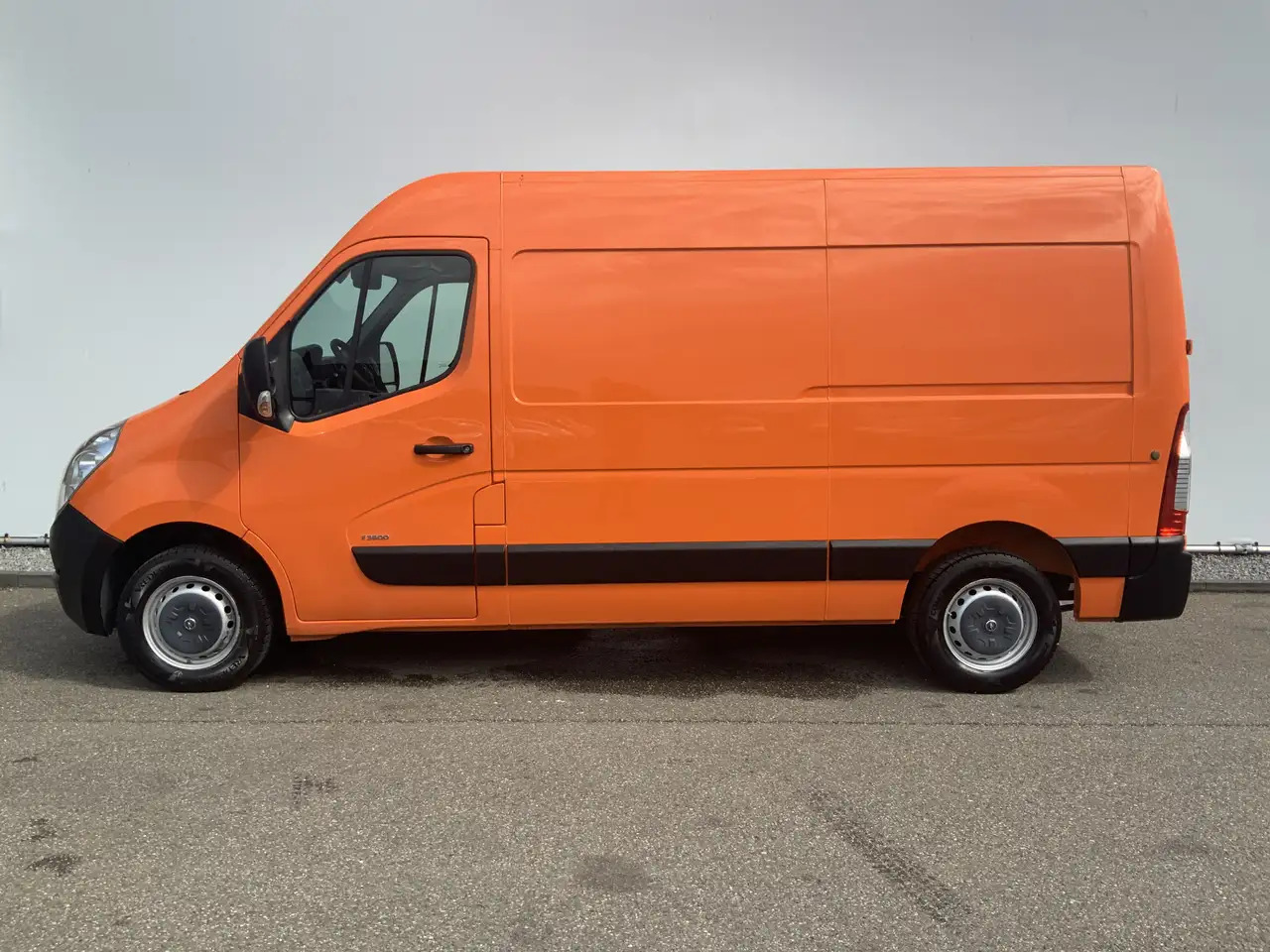 Opel Movano 2.3 CDTI L2H3 Airco Cruise 3 Zits Trekhaak 2500 kg - Βαν: φωτογραφία 3 Opel Movano 2.3 CDTI L2H3 Airco Cruise 3 Zits Trekhaak 2500 kg - Βαν: φωτογραφία 3