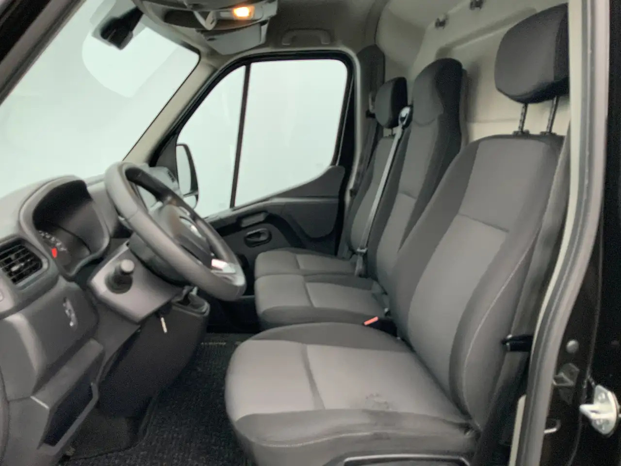 Renault Master T35 2.3 dCi 150 L2H2 Airco Cruise Camera 3 Zits Na - Βαν: φωτογραφία 4 Renault Master T35 2.3 dCi 150 L2H2 Airco Cruise Camera 3 Zits Na - Βαν: φωτογραφία 4