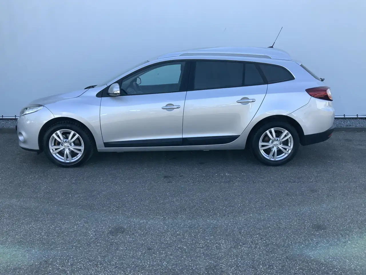 Renault Megane 1.5 dCi Expression Airco Navi Grijs Kenteken Euro - Αυτοκίνητο: φωτογραφία 3 Renault Megane 1.5 dCi Expression Airco Navi Grijs Kenteken Euro - Αυτοκίνητο: φωτογραφία 3