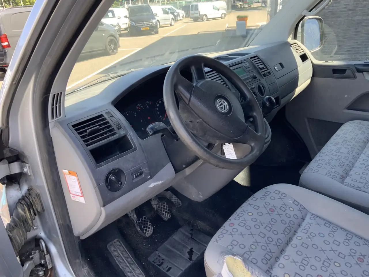 Volkswagen T5 Transporter 1.9 TDI 340 MHD (Versnellingsbak Defekt !!)Airco 3 - Βαν: φωτογραφία 3 Volkswagen T5 Transporter 1.9 TDI 340 MHD (Versnellingsbak Defekt !!)Airco 3 - Βαν: φωτογραφία 3