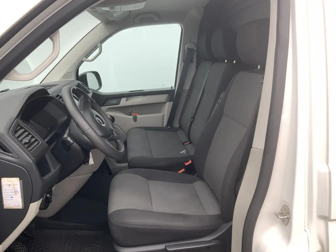 Volkswagen T6 Transporter 2.0 TDI L2H1 Airco Navi 3 Zits Alu Velg Euro 6 - Βαν: φωτογραφία 4 Volkswagen T6 Transporter 2.0 TDI L2H1 Airco Navi 3 Zits Alu Velg Euro 6 - Βαν: φωτογραφία 4