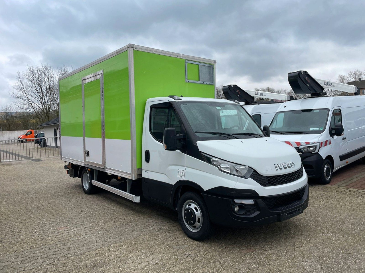 Iveco Daily 35C15 Koffer 4.2m Ladebordwand - Επαγγελματικό αυτοκίνητο κόφα: φωτογραφία 2 Iveco Daily 35C15 Koffer 4.2m Ladebordwand - Επαγγελματικό αυτοκίνητο κόφα: φωτογραφία 2